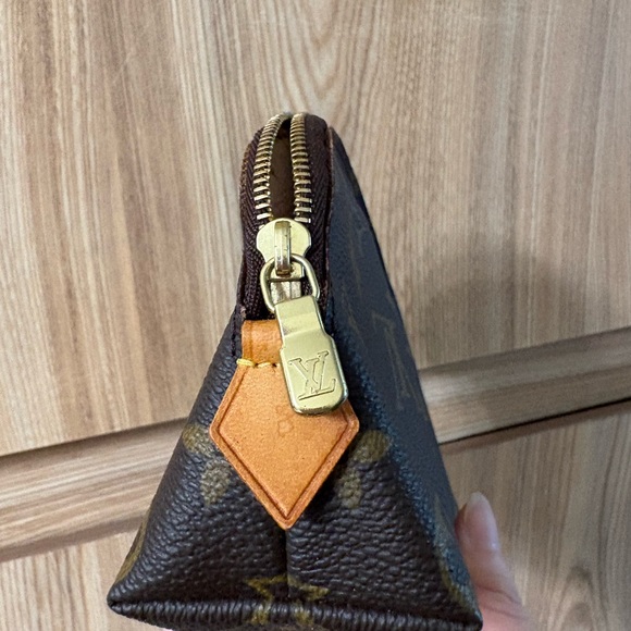 Auth LOUIS VUITTON Monogram Pochette Cosmetic PM Cosmetic Pouch - Picture 6 of 14
